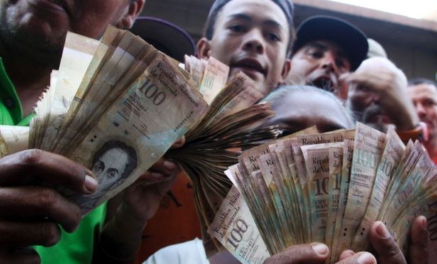 В Венесуэле увеличат минимальную зарплату в 60 раз