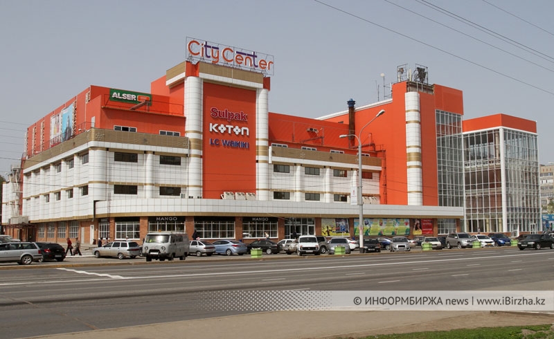 Biggest trade center in Uralsk shut down for a month by court's order due to violations of fire security