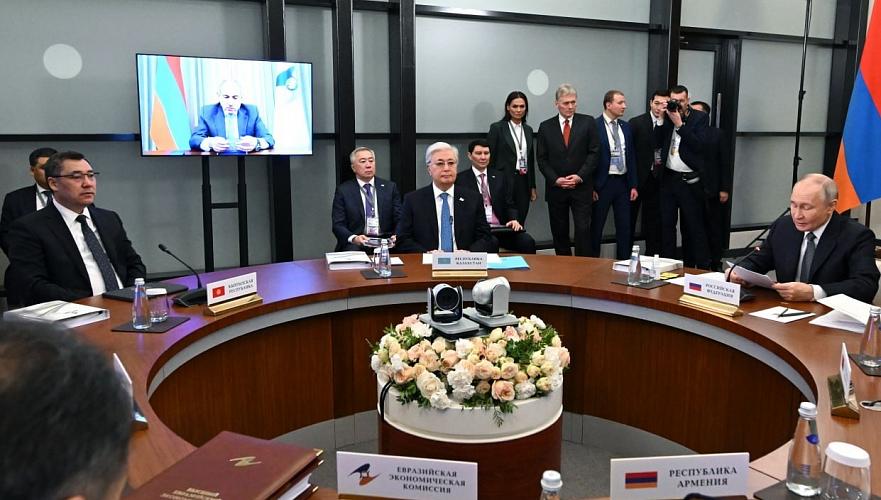 Tokayev took part in narrow-format meeting of  Supreme Eurasian Economic Council in Russia