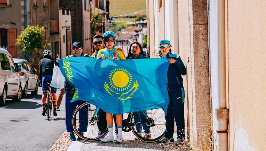 Kazakhstani para-athlete takes second place in international cycling race in France