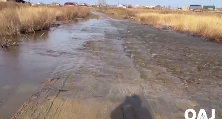 Перелив воды через республиканскую трассу произошел в Костанайской области