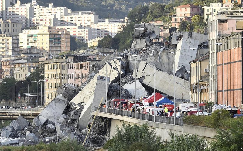 Collapsed bridge not far from Italian Genoa leaves dozens of victims