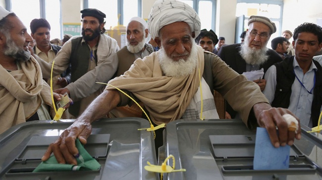 США просили правительство Афганистана перенести дату президентских выборов - СМИ