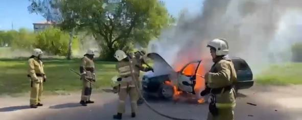 Два автомобиля за день загорелись в Костанайской области  