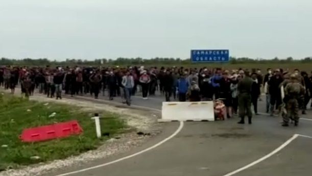Драка мигрантов с сотрудниками росгвардии произошла на границе Казахстана и России