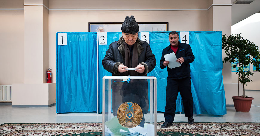 Экспертные мнение: «Косметические» поправки в законы РК о партиях и выборах не спасут режим