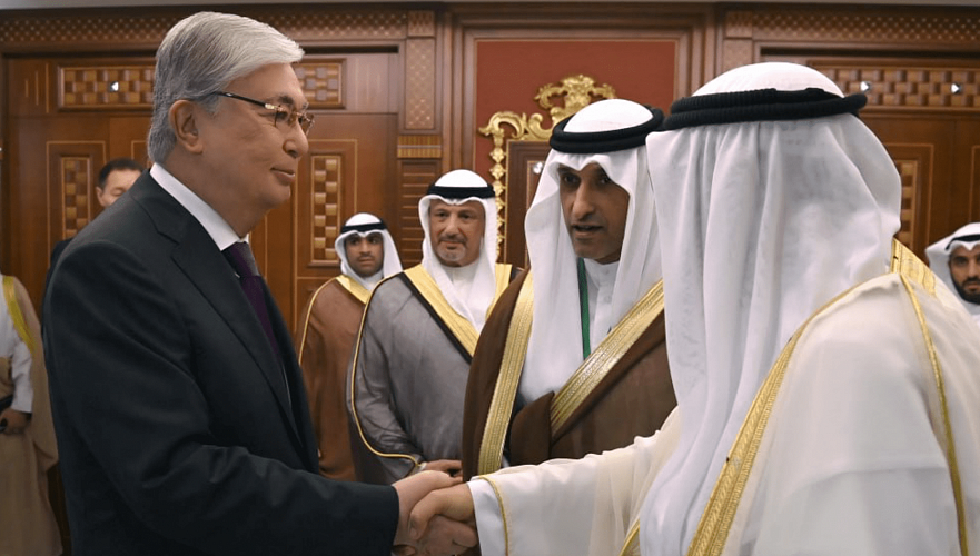 Tokayev met with Crown Prince of Kuwait in Saudi Arabia