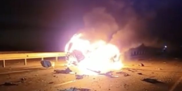Автомобиль с человеком внутри полностью сгорел на Павлодарской трассе