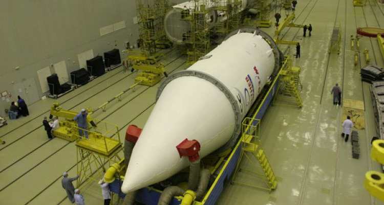 Сборка космической головной части ракеты «Протон-М» началась на Байконуре