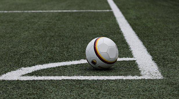 Казахстан сенсационно одержал волевую победу над сборной Дании по футболу
