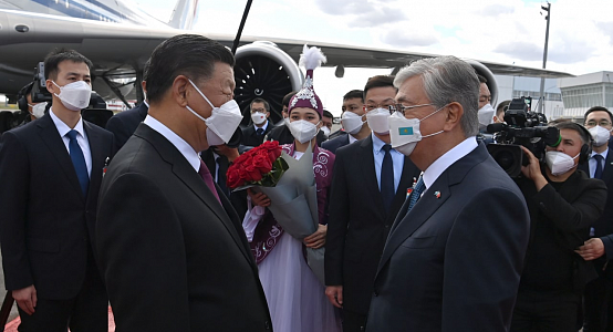 Tokayev met Xi Jinping at Nur-Sultan airport