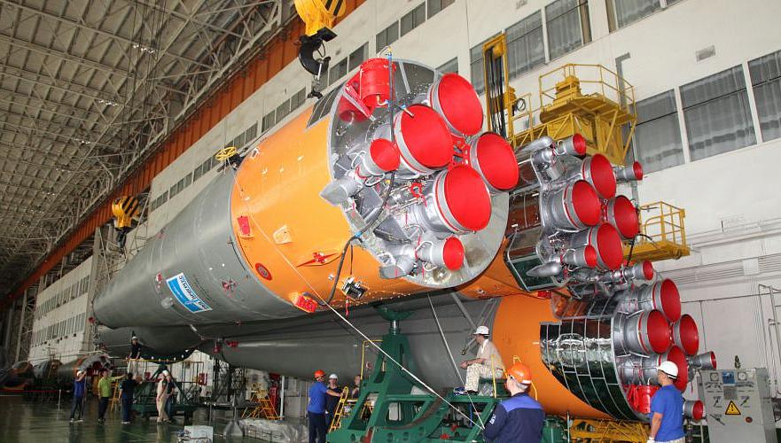 На Байконуре началась подготовка ракеты-носителя для запуска пилотируемого корабля «Союз МС-10»
