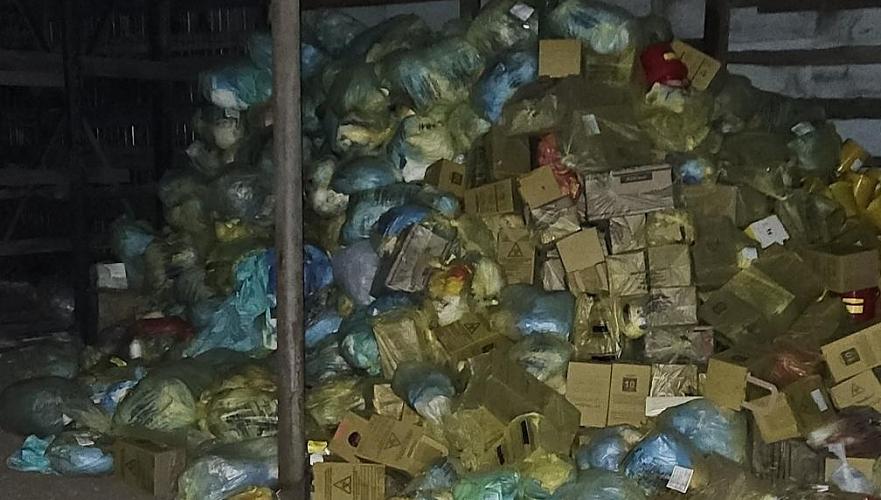 Опасные медицинские отходы вместо утилизации под Астаной незаконно складировали в Костанае
