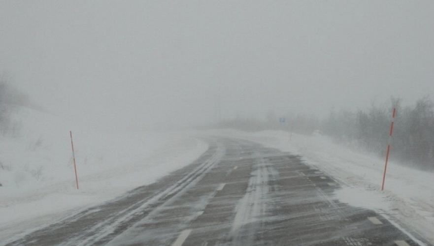 Движение ограничили из-за непогоды на семи республиканских трассах Казахстана