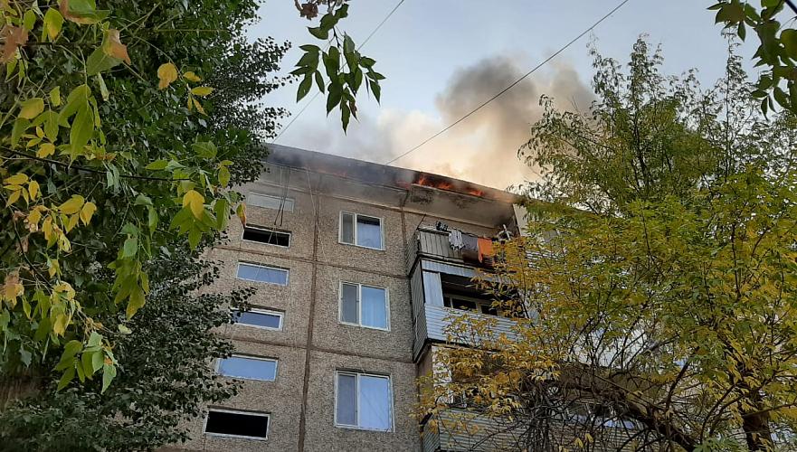 Пожар в жилой многоэтажке потушили в Таразе