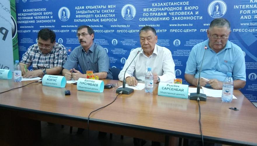 Присутствовавший при нападении на журналистов в Алматы участковый должен быть привлечен к ответственности за бездействие – Жовтис