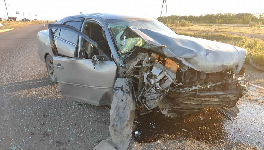 Лобовое столкновение двух авто со смертельным исходом произошло в Актюбинской области