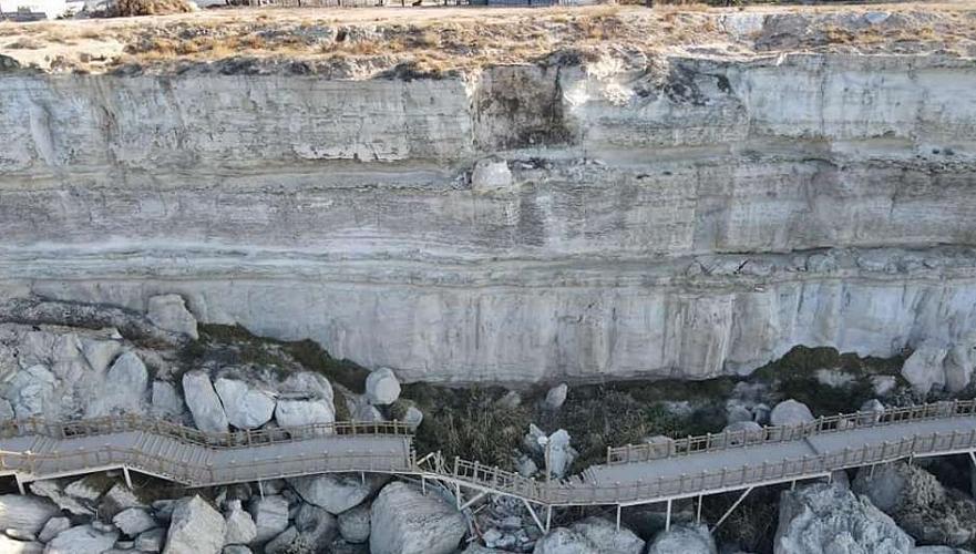 Для проверки безопасности скальной тропы в Актау планируют привлечь допспециалистов