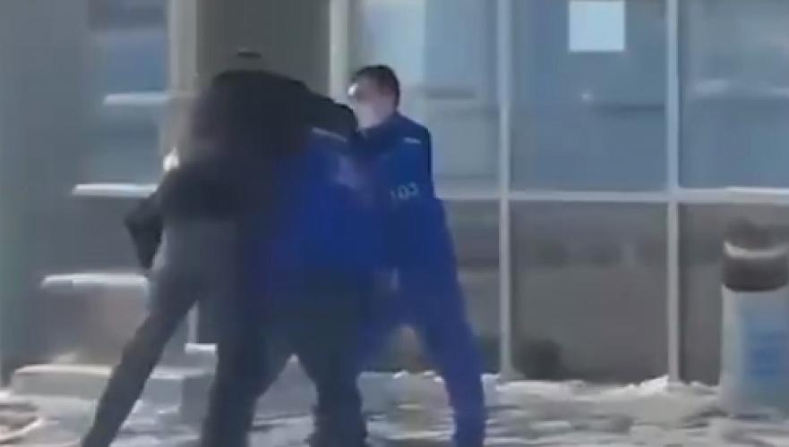 Подозреваемый в нападении на водителя скорой помощи задержан в Щучинске