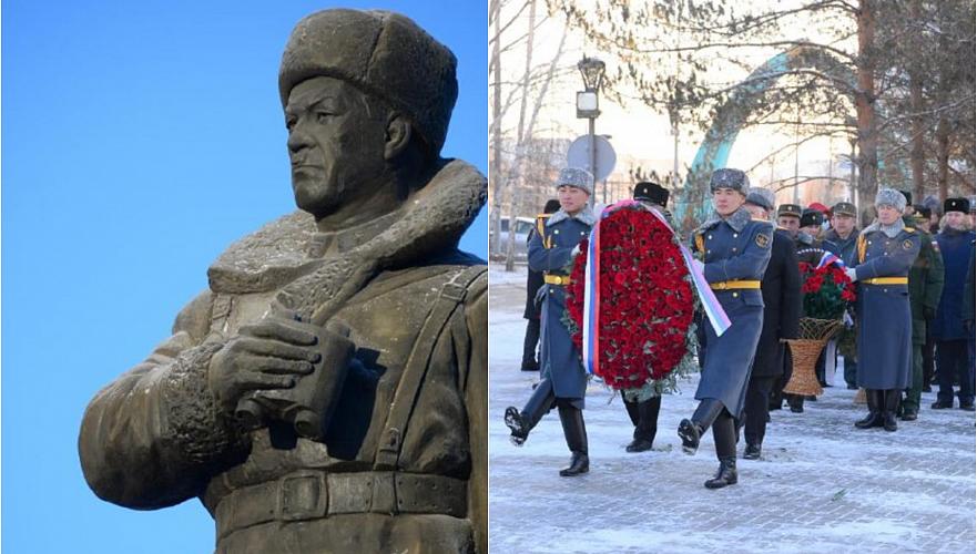 Цветы к памятнику генералу Панфилову и 28 героям-панфиловцам возложили в Астане