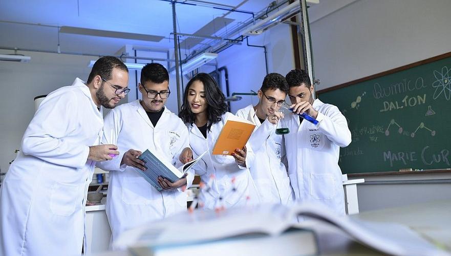 Токаев может дать МОНу новую функцию в области стажировок ученых за рубежом
