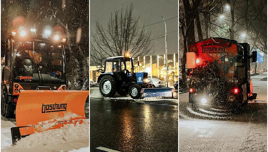 Более 1 тыс. человек задействовали в уборке снега в Алматы