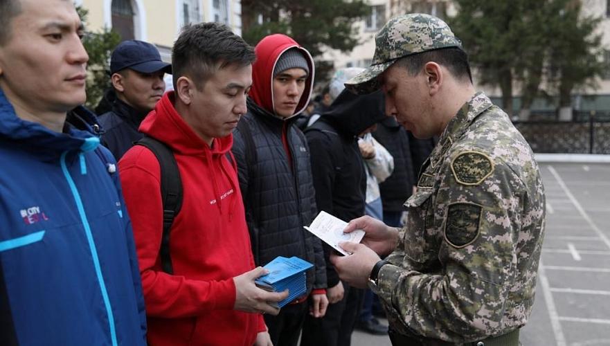 Казахстан нарастил штат военных – теперь хочет почти вдвое увеличить призыв офицеров запаса
