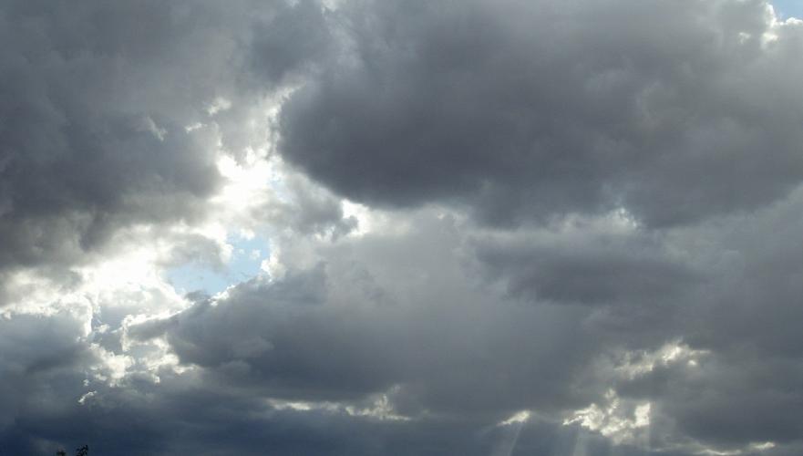 Пасмурная погода ожидается в субботу в Астане и Алматы, в Шымкенте возможна гроза