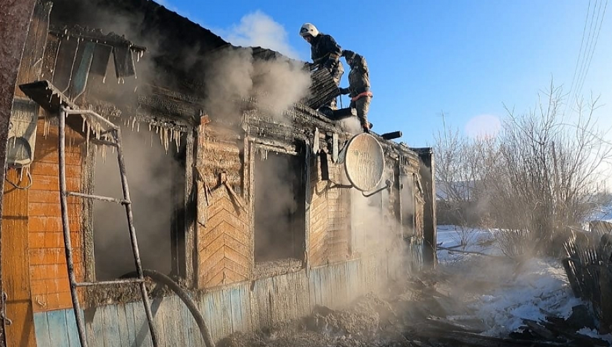 Тела троих детей и двоих взрослых обнаружены на месте пожара в частном доме в СКО