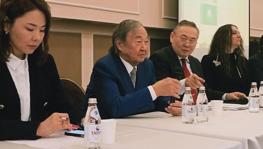Председателем партии «Народный конгресс Казахстана» избран Олжас Сулейменов