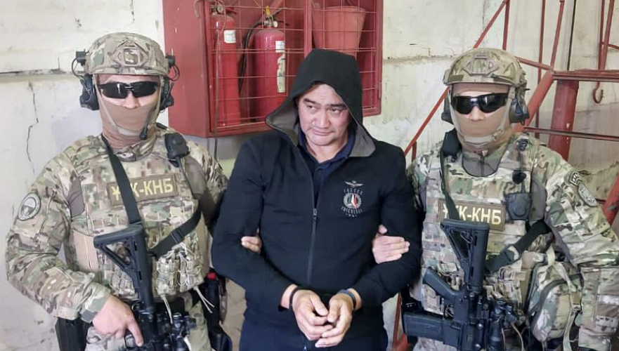 Появилось фото задержанного после побега экс-главы полиции Серика Кудебаева