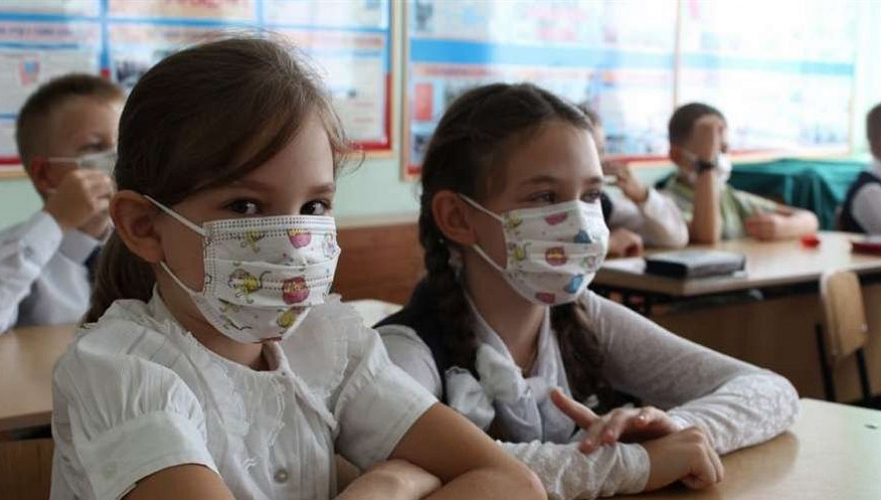 Более 100 школьников заболели коронавирусом с начала учебного года в Казахстане