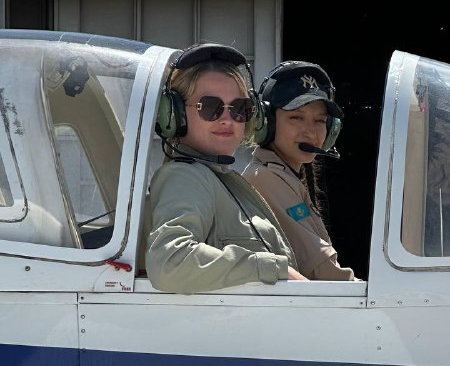 Женский экипаж АГА совершил свой первый полет