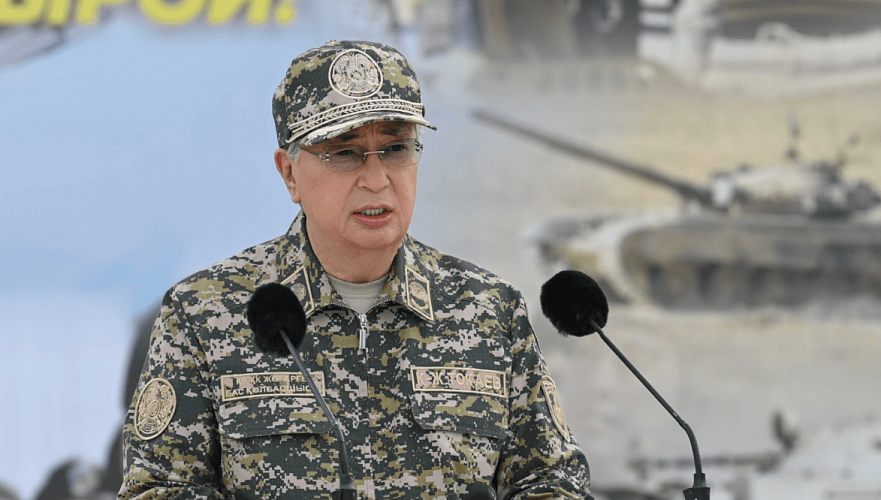 Токаев пообещал военным увеличение окладов в среднем на 60% в ближайшие два года